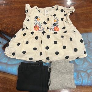 Gap top and 2 tights